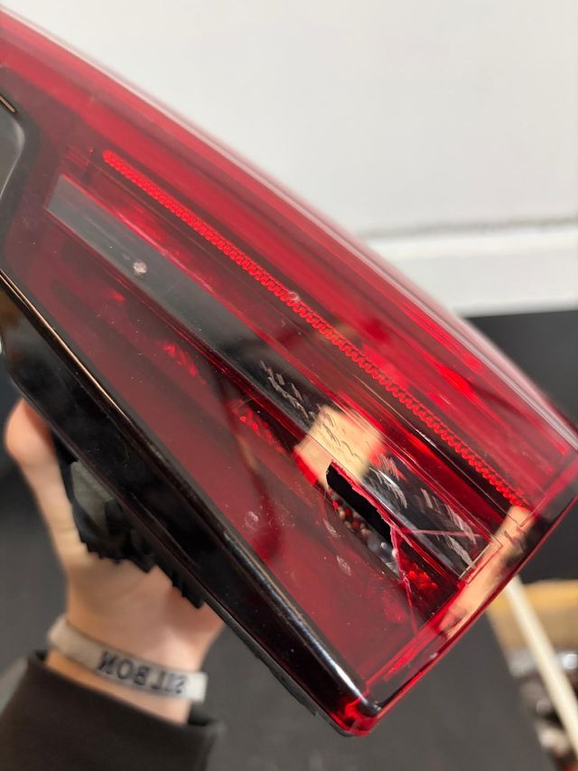 PILOTO TRASERO DERECHO AUDI A4 AÑO 2019