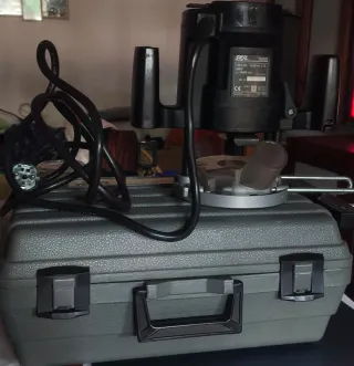 Fresadora SKIL 800W con maletín