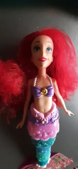 Sirenita Disney Ariel Muñeca Cola Arcoíris