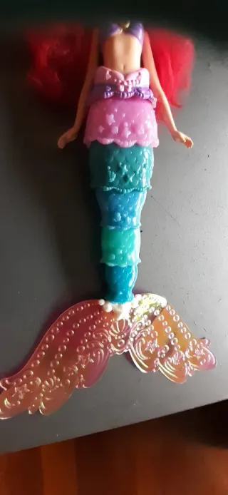 Sirenita Disney Ariel Muñeca Cola Arcoíris