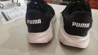 Zapatillas deportivas Puma negras y blancas