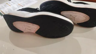 Zapatillas deportivas Puma negras y blancas