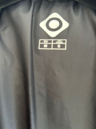 Plumas Izas Negro. Nuevo a estrenar, nunca usado,