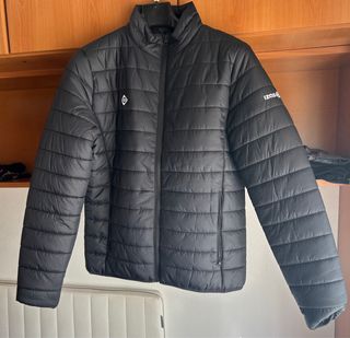 Plumas Izas Negro. Nuevo a estrenar, nunca usado,