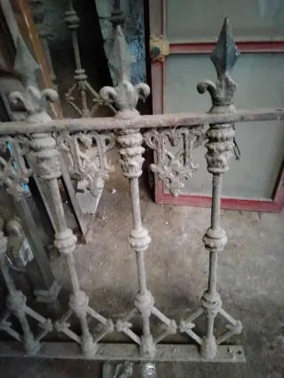 Reja antigua de hierro forjado