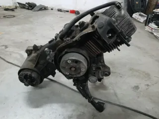Motor Vespa ET4 50cc