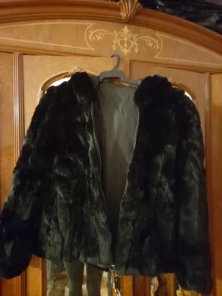 Chaqueta pelo sintético negra