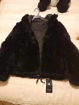 Chaqueta pelo sintético negra