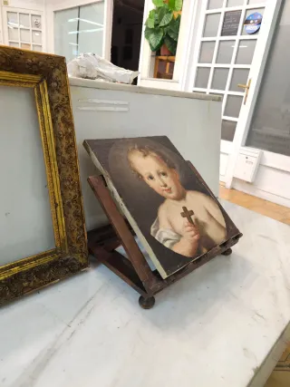 Óleo sobre tela adherida a tabla. C. 1730. Niño J