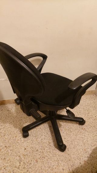 Silla de escritorio negra