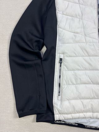 Chaqueta Calvin Klein acolchada capucha M