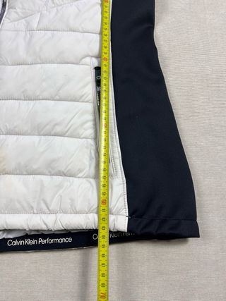 Chaqueta Calvin Klein acolchada capucha M