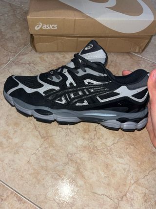 Asics Gel-NYC Zapatillas Negras y Grises