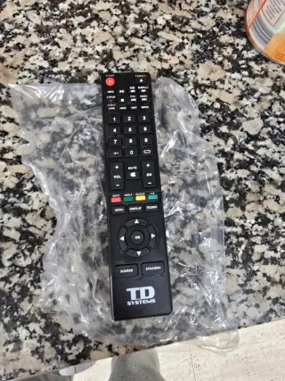Televisor TD Systems con Mando y Soporte