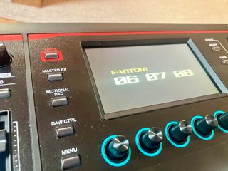 Roland Fantom 06 Sintetizador