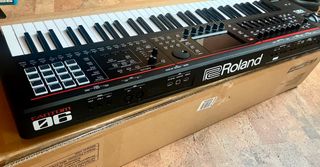 Roland Fantom 06 Sintetizador