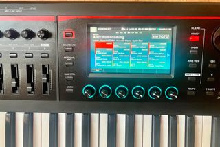 Roland Fantom 06 Sintetizador