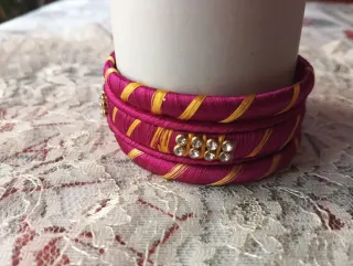 Pulseras Esclavas India Nuevas. Color fucsia- dora