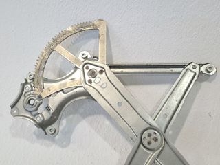 ELEVALUNAS DELANTERO DERECHO TOYOTA LAND CRUISER (J10)