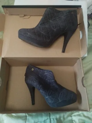 Botines grises acolchados tacón