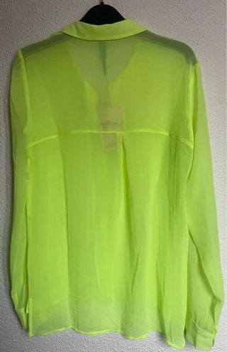 Camisa Bershka amarilla transparente