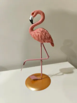 Decoração Flamingo Rosa com Base Dourada