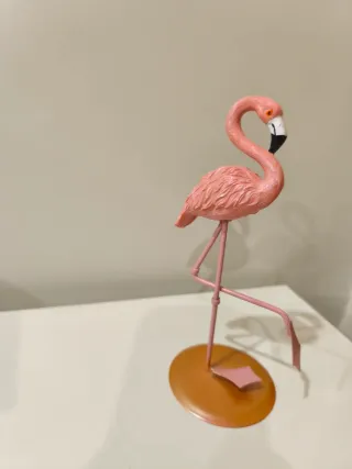 Decoração Flamingo Rosa com Base Dourada
