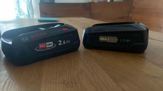 Cargador Bosch AL1815 CV + 2 Baterías 18V