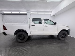 Toyota Hilux 2.4 D-4D Cabina Doble GX