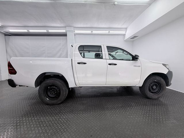 Toyota Hilux 2.4 D-4D Cabina Doble GX