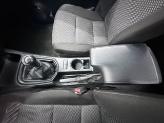 Toyota Hilux 2.4 D-4D Cabina Doble GX