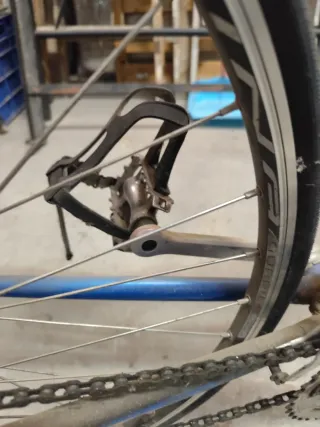 Bicicleta de carretera azul