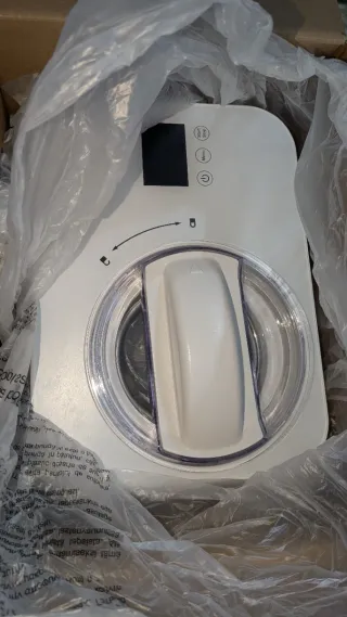 Heladera con compresor. Helados de proteínas.