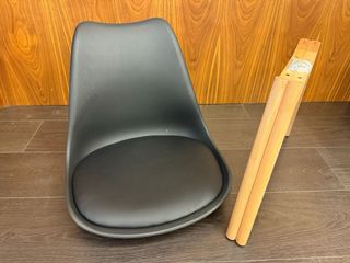 Silla polipiel negra