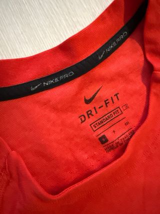 Camiseta Nike Dri-Fit Roja Talla S aeroswift