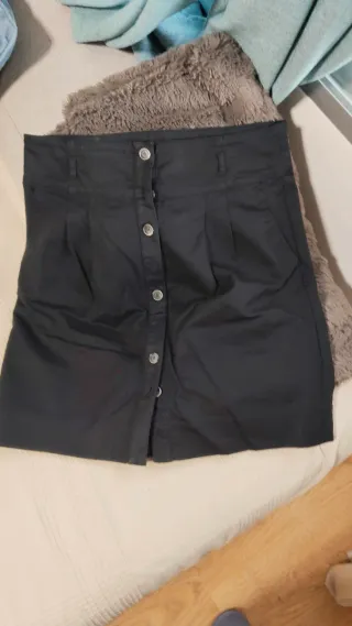 Falda Zara Negra Botones