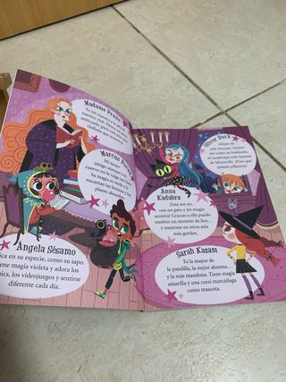 Anna Kadabra 1. El Club de la Luna Llena