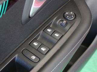 PEUGEOT e208 Allure Electrico 136 100 Kw