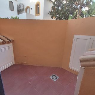 Casa adosada en alquiler en Nueva Andalucía centro en Marbella