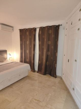 Casa adosada en alquiler en Nueva Andalucía centro en Marbella