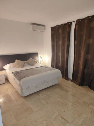 Casa adosada en alquiler en Nueva Andalucía centro en Marbella