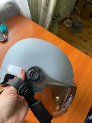 OFERTA !! Casco de moto con visera - NUEVO