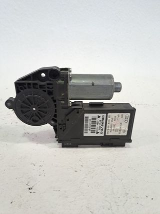 MOTOR ELEVALUNAS DELANTERO DERECHO AUDI A4 AVANT (8E)
