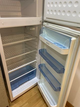 Nevera Edesa 2dde-228 con congelador