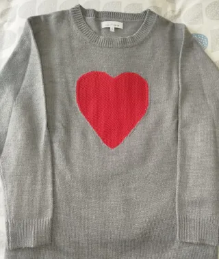 Jersey Amichi Gris Corazón Rojo Talla M