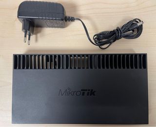 Router MikroTik RB4011iGS RM Negro