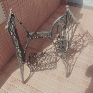 Base Máquina de Coser Singer Hierro Fundido