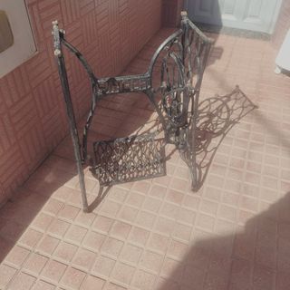 Base Máquina de Coser Singer Hierro Fundido