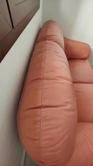 Sofá 2 plazas cuero rosa