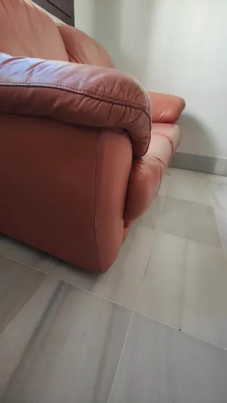 Sofá 2 plazas cuero rosa